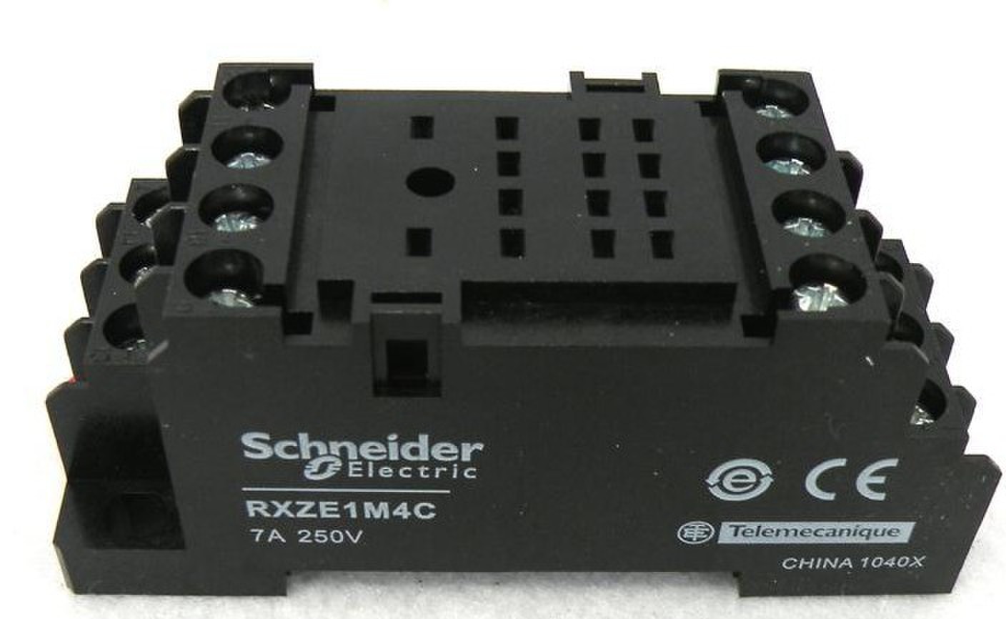 原装正品 施耐德（上海） Schneider 小型继电器座 RXZE1M4C