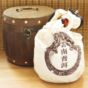 云南普洱茶 特级宫廷普洱散茶 02年500克木桶装包邮