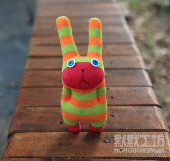 默默工坊纯手工diy田园风格个性袜子娃娃玩偶定制批发酷酷兔