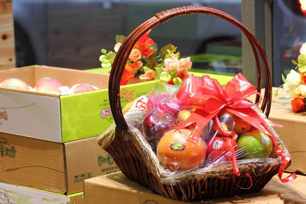 深圳福田罗湖南山盐田宝安龙岗区光明龙华坪水果礼品篮送祝福长辈