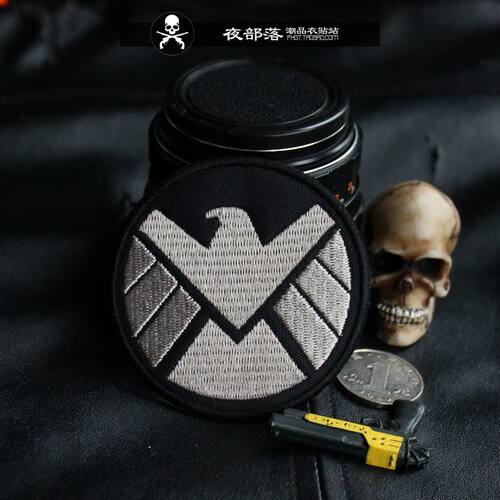 老鹰个性刺绣布贴徽章DIY衣服补丁 缝纫3M粘贴魔术贴章 - 封面