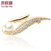 Ya-na Korean chest flowers Pearl brooch Rhinestone Pins jewelry accessory 099