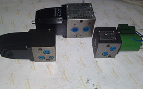 液压配件 油压换向阀二位四通电磁阀 24D-63B AC220V