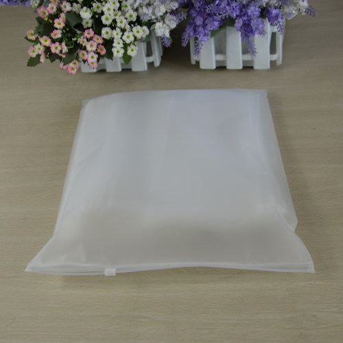 直销供流行精品CPE磨砂服装服饰拉链包装袋30x40CM16丝10只6.4元