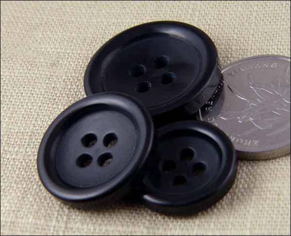 服装纽扣风衣扣子进口台湾亚光黑色四眼扣21MM,25MM,28MM