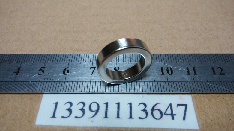 钕铁硼圆形带孔吸铁石