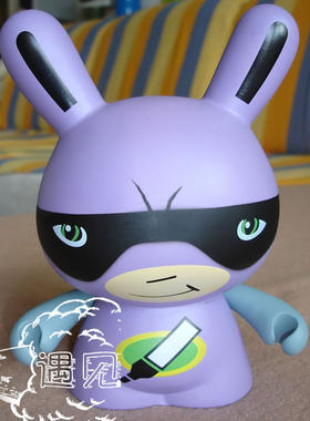 【kidrobot*dunny】Dr.Revolt紫色蒙面兔-大号 16CM钱罐