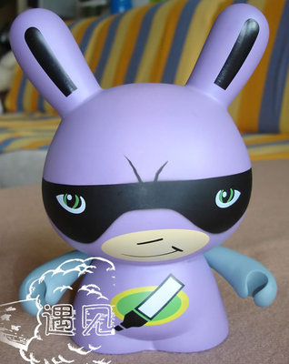 【kidrobot*dunny】Dr.Revolt紫色蒙面兔-大号 16CM钱罐