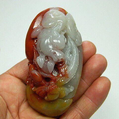 天然新疆三彩玉戈壁玉 手把件手玩*祝(猪)福(蝙蝠)*送把绳