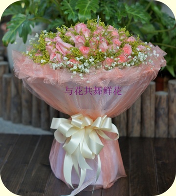 厦门生日66朵戴安娜爱情玫瑰花束