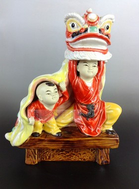 客厅桌面人物摆件舞狮采青