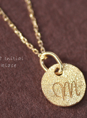 新款日本代购玫瑰金复古磨砂金刻字 字母牌吊坠18K黄金项链名字女