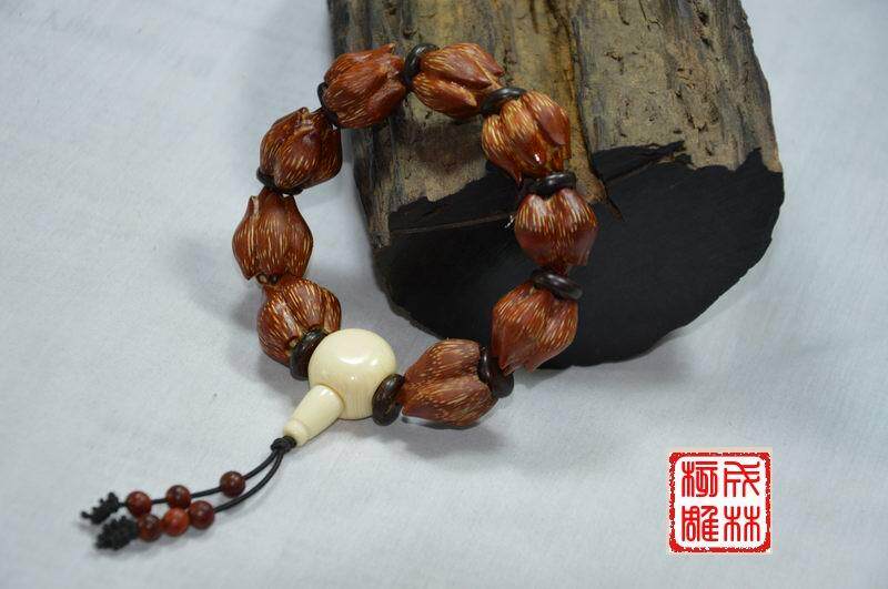 滴血莲花菩提子花朵 手工雕刻定做 橄榄核雕 紫檀 山菠萝