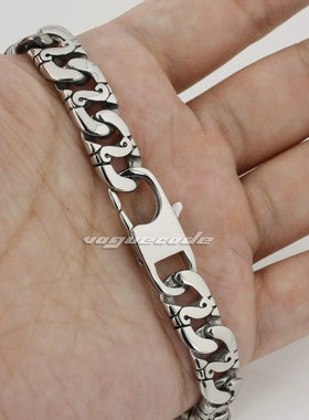 银色时尚风饰品钛钢手链