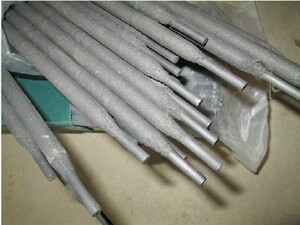 D065铬硼钛合金耐高温耐磨堆焊焊条 Cr-B-Ti合金高硬度耐磨电焊条