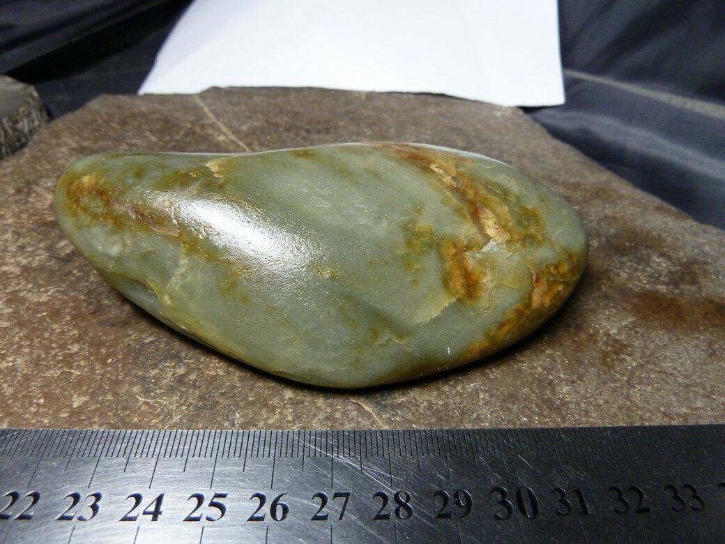 1818号 新疆和田玉青玉籽料