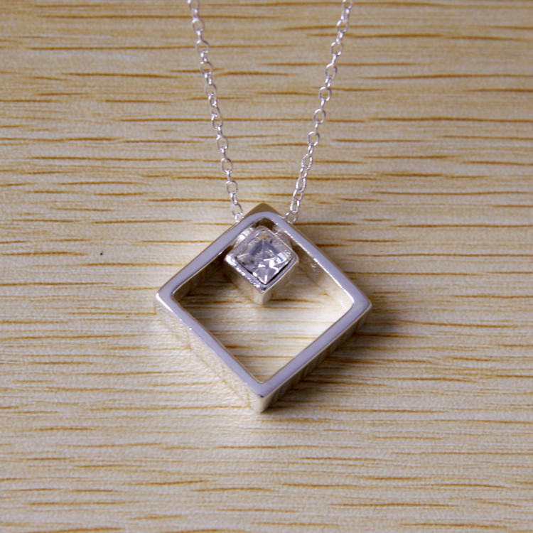 【57ttk】镂空四方大氣吊墜項鏈情侶水鑽嵌套項墜頸飾品百搭時尚在類目 飾品/流行首飾/時尚飾品新, 項鍊中 - 來自Buy2taobao.com提供專業的淘寶代購服務