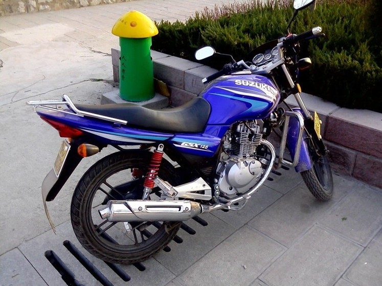 轻骑铃木gsx125参数图片