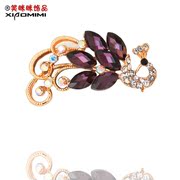 9.9 Yuan package mail smiling Korean version of the Peacock brooch Crystal rhinestone women high corsage pins collar Cape clasp