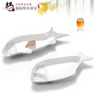 密胺创意鱼形长盘日式仿瓷酒店餐具凉菜盘耐热白色鱼盘高档小吃盘