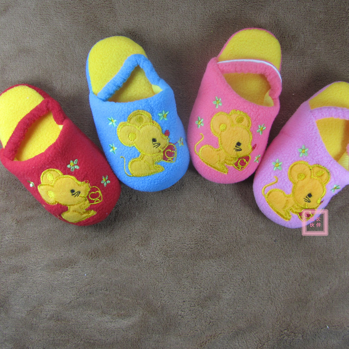 Chaussons enfants en suède pour hiver - semelle tendon - Ref 1020315 Image 1