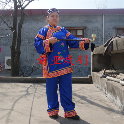 戏剧演出老太太地主婆