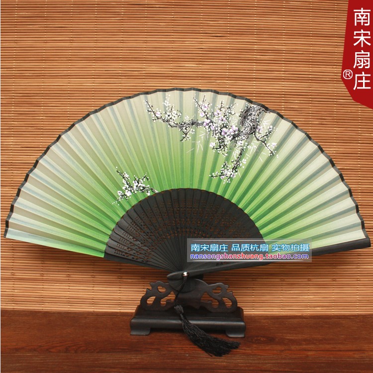 扇子折扇中国风女扇日式女式真丝折扇工艺扇礼品扇梅花新款小扇子