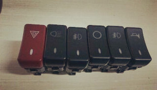 宇通客车ZK6127翘板开关电源/顶灯/暖风/大灯/应急灯/前雾灯/除霜