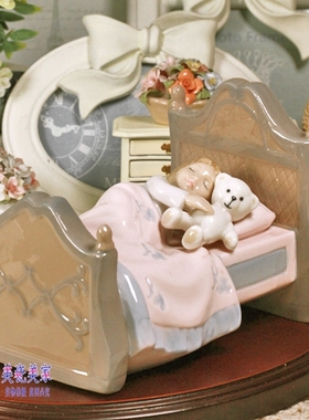 小熊陶瓷人物生日礼品摆件