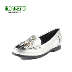 He Chenghang and autumn 2015 new fringed ladies flat shoes on the street was wearing women's shoes 0840101