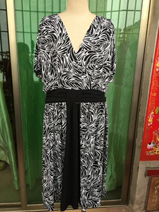 大码女装夏淑女气质薄款V领欧美宽松超大家居超长连衣裙