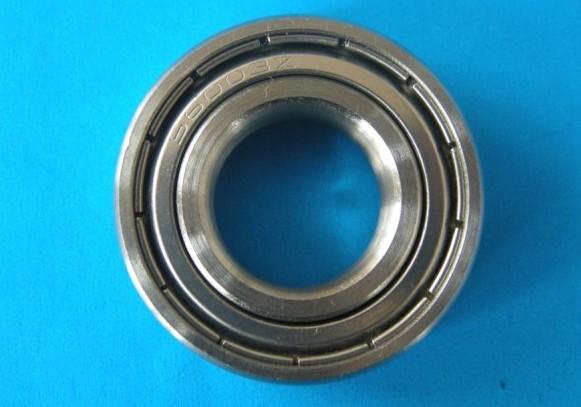 不锈钢轴承与普通轴承相比，不仅材质上有明显的优势，而且在工艺上，精度的控制上，比普通轴承要严格的多。在工作过程中不锈钢轴承工作稳定，噪音小，耐腐蚀，应用广泛。