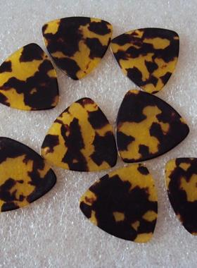 厂家直销中阮拨片月琴 三弦 柳琴拨片弹片拨子 耐磨赛璐璐材质