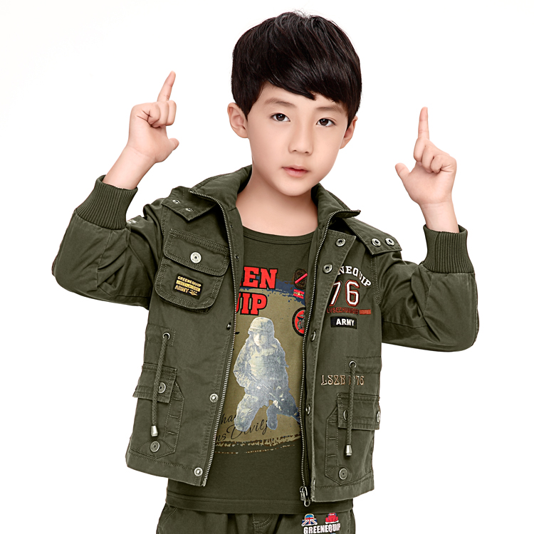 这个可以是风衣也可以是常规款夹克，最小穿到3岁