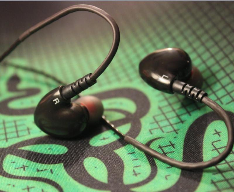 daik7隔音吃鸡发烧diy入耳式手机