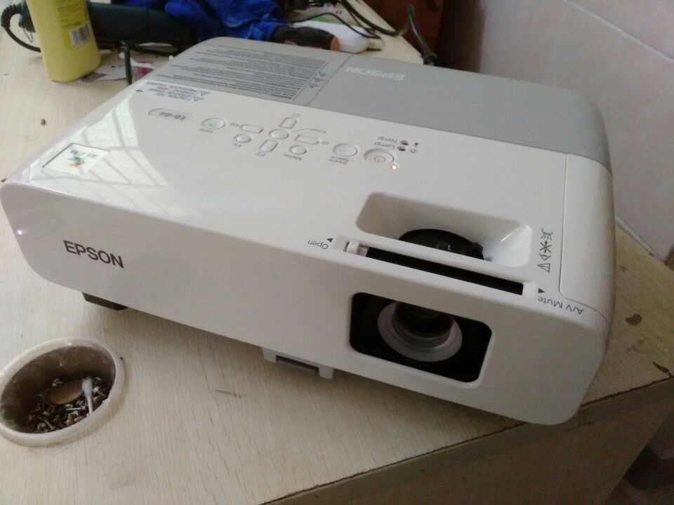 二手投影机1080P商务办公3d高清家用投影仪2600流明爱普生84