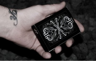 百夫长默默美国原装黑色纸牌