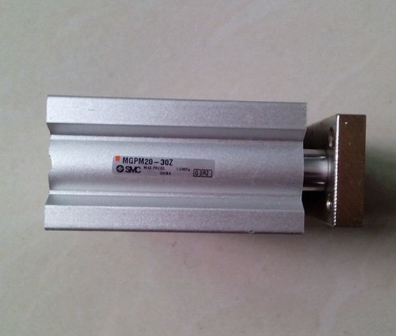 MGPM20-30Z 九成新以上的原装拆机SMC气缸 功能包好 实物图片