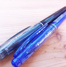 LF22P4百乐正品日本拔盖0.4mm容易可擦中性水笔摩磨擦黑色蓝色