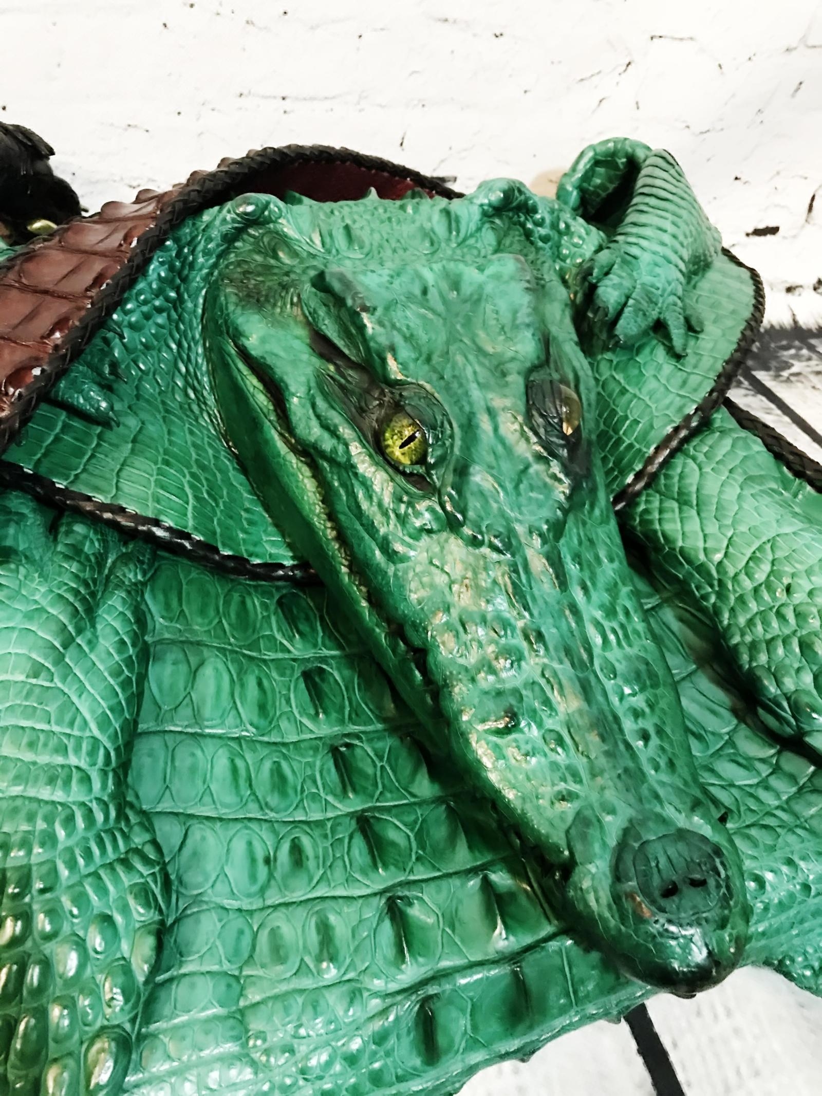 bz原创设计手工皮具时尚进口暹罗整张真鳄鱼皮带头个性男士斜挎包