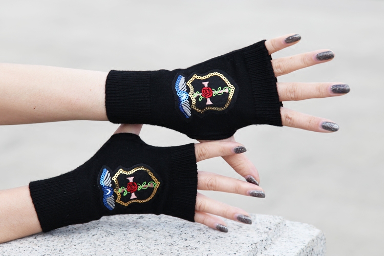 秋冬韩版新款贴花绣花刺绣羊毛小手套半指手套女保暖羊毛羊绒针织,服饰配件/皮带/帽子/围巾,手套,淘宝优惠券,粉丝福利购,淘宝优惠卷