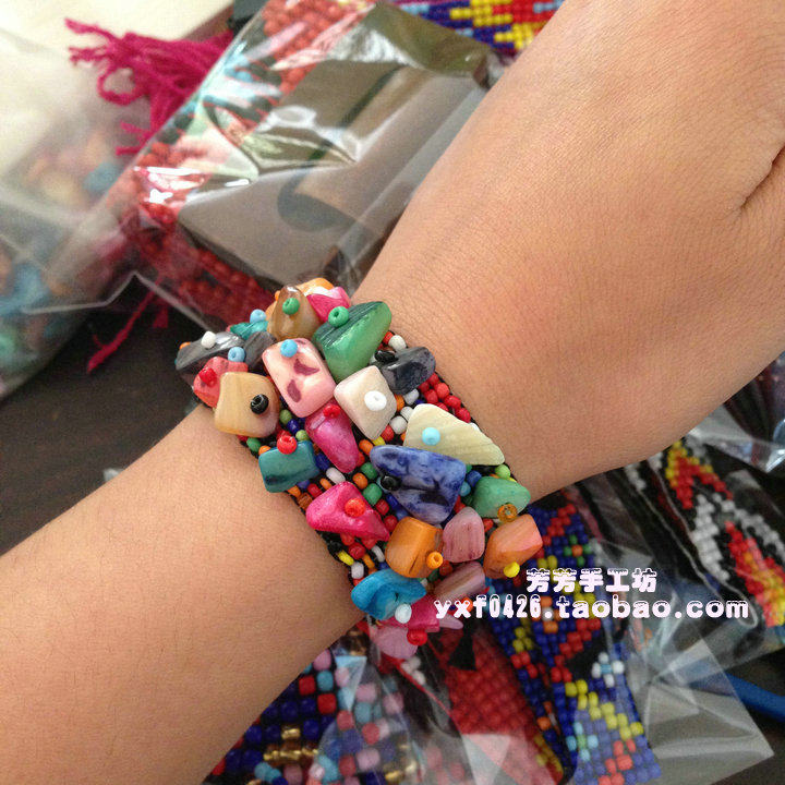 掌柜推荐七彩碎石波西米亚串珠手链 百搭彩石贝壳腕链男女款手办