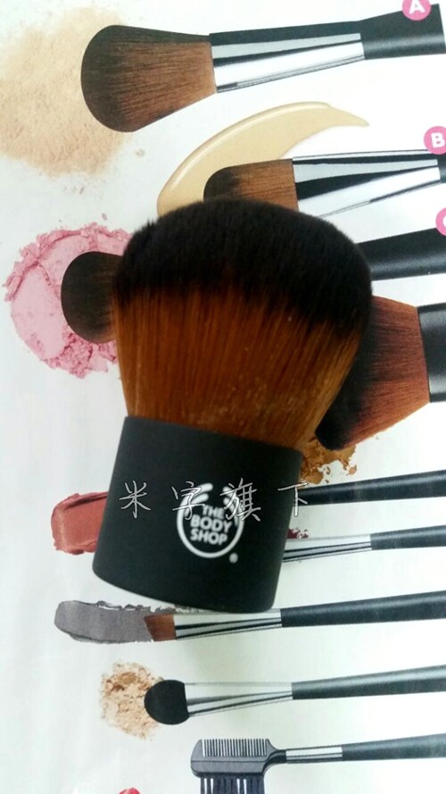 特价英国The body shop粉底刷碎粉扫刷腮红刷散粉刷子面部化妆刷