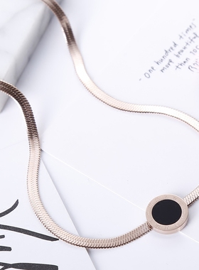 黑色圆牌字母钛钢首饰品蛇骨链