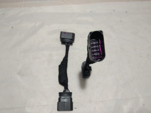 奥迪A4L大灯转接线B9卤素升级氙气途锐Q5转换头A6L线束B8 16款