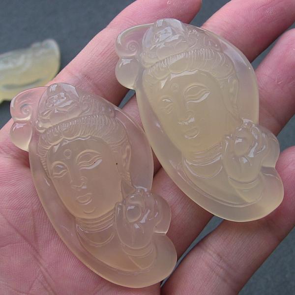 天然马达加斯加吊坠/冰透玉髓/纯手工巧雕/纯净无暇/水润观音头