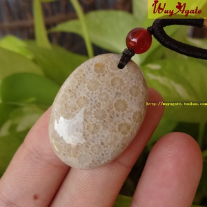 天然原矿无优化珊瑚玉满花玉化透光菊花石旦形吊坠少女款百搭挂件