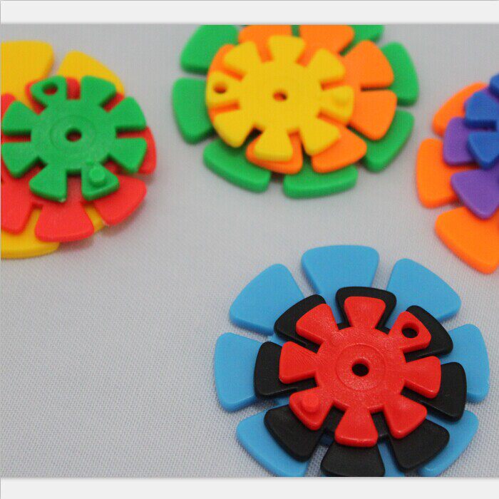 特价雪花片大号加厚桶装塑料拼插积木幼儿园儿童益智早教玩具在类目 玩具/童车/益智/积木/模型, 串珠/拼图/配对/拆装/敲打玩具, 建构/拼插积木中 - 来自Buy2taobao.com提供专业的淘宝代购服务