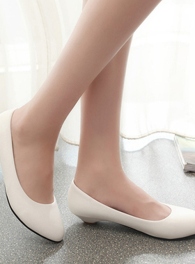 白色皮鞋女浅口坡跟3cm低跟工作鞋尖头黑色百搭春秋高跟鞋小单鞋
