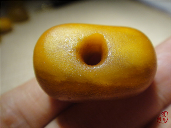 〓古董蜜〓藏传老蜜蜡饼子 纯天然红皮老蜜蜡吊坠平安扣T82